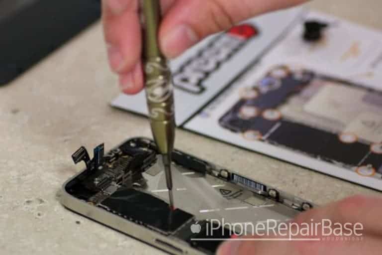 How to fix a cracked screen on iPhone